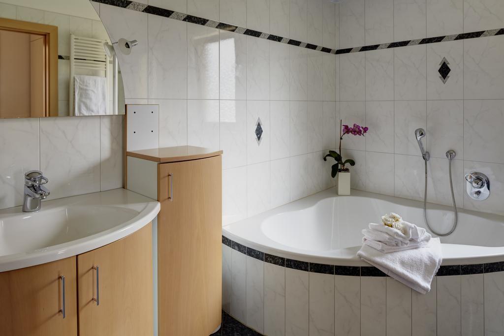Residence Ladurn Tirolo Phòng bức ảnh